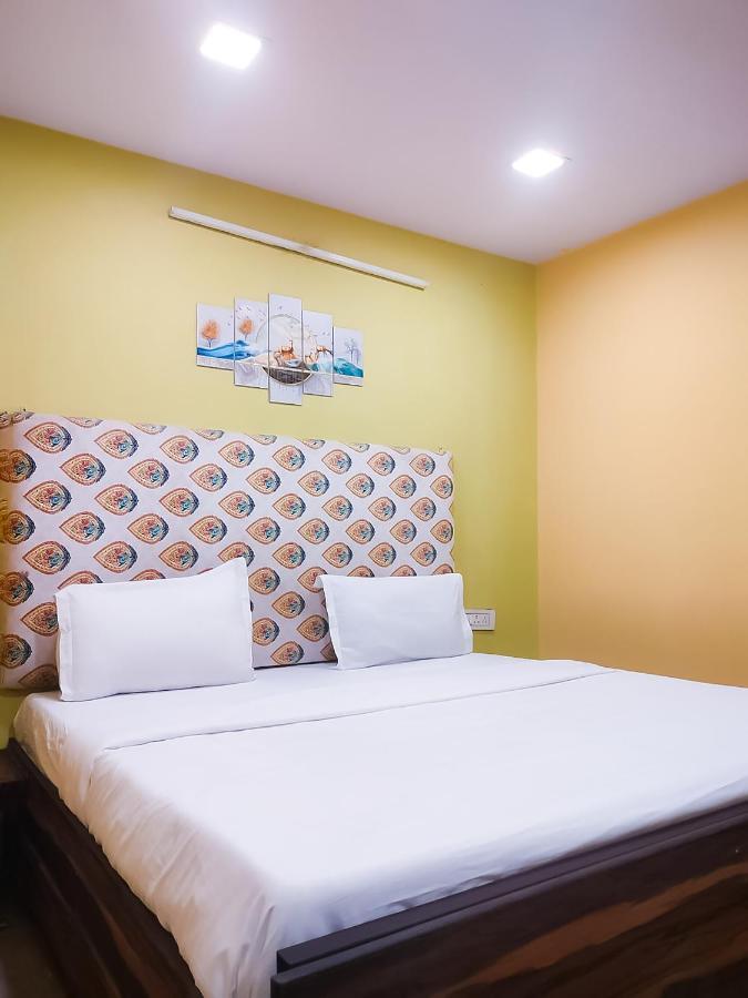 Roomshala 122 Hotel Park View - Near Adarsh Nagar New Delhi Exteriör bild