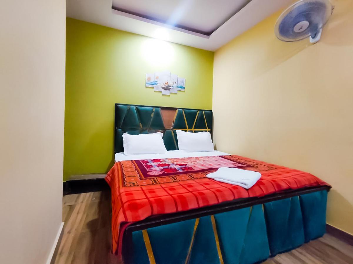 Roomshala 122 Hotel Park View - Near Adarsh Nagar New Delhi Exteriör bild