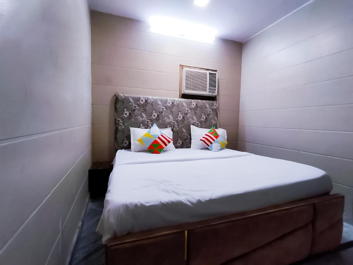 Roomshala 122 Hotel Park View - Near Adarsh Nagar New Delhi Exteriör bild