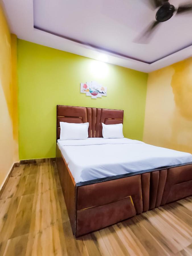 Roomshala 122 Hotel Park View - Near Adarsh Nagar New Delhi Exteriör bild